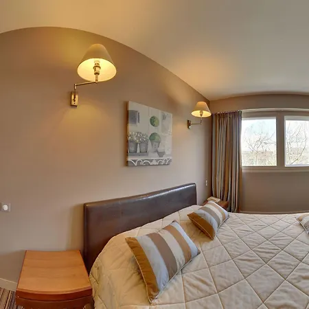 The Originals City, Napoléon, La Roche-sur-Yon