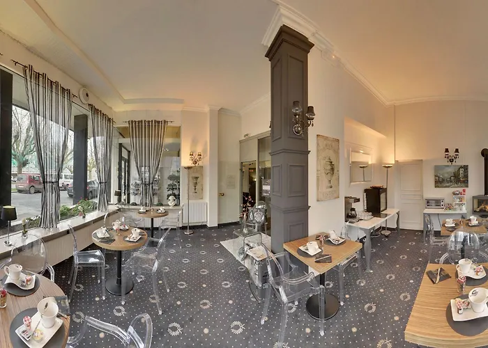 The Originals City, Napoleon, 永河畔拉罗什